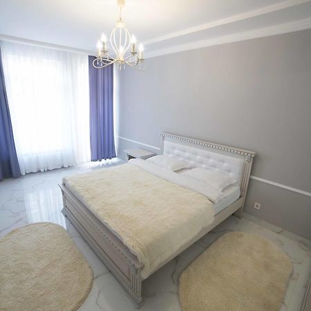 Leogrand Apartments On Kulisha 36 Lviv Exterior photo